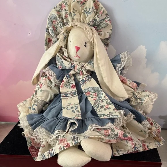 Folk Art Vintage, Handmade Country-style Bunny Rabbit Doll - Picture 3 of 12